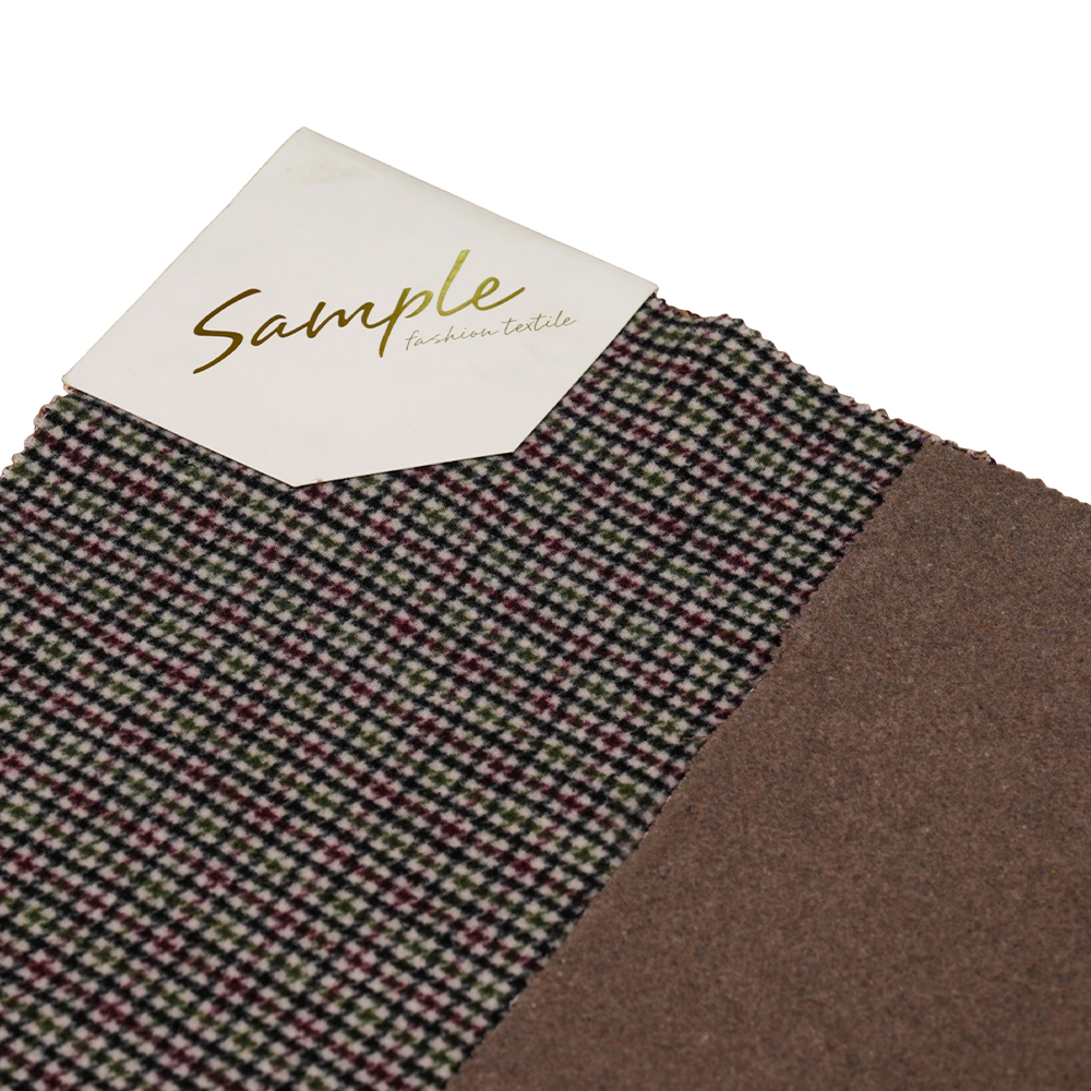 20 % uld, 70 % polyester, 10 % andre fibre, 800G/M, farvetjek, dobbeltsidet fløjlsstof, ML-4400-3