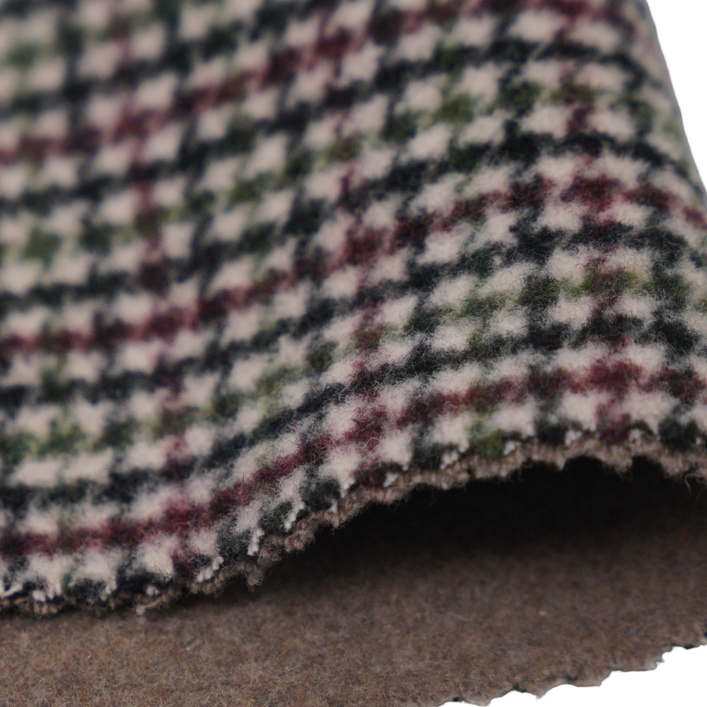 20 % uld, 70 % polyester, 10 % andre fibre, 800G/M, farvetjek, dobbeltsidet fløjlsstof, ML-4400-3